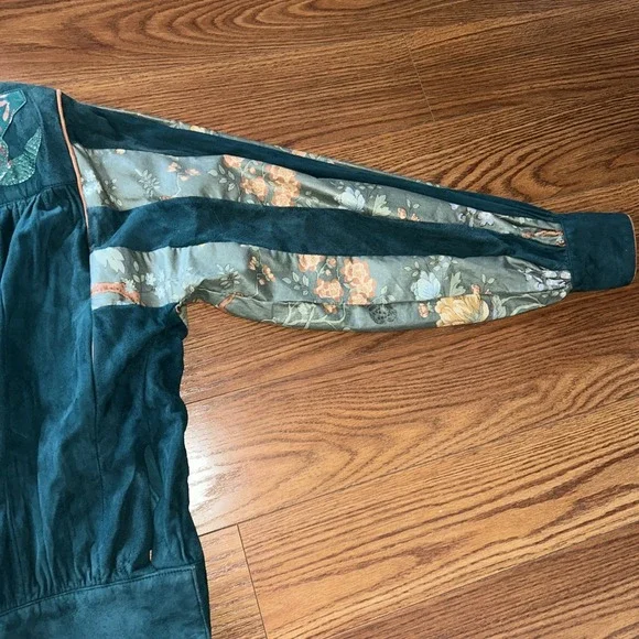 Char & Sher Collectibles Hunter Green Suede Wide Leg Crop Pant & Matching Top‎ - Picture 5 of 14